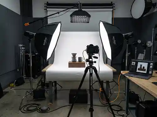 Ecommerce Product Background Removal: A Practical Guide for Online Sellers 3 Product photography setup prepared for ecommerce background removal